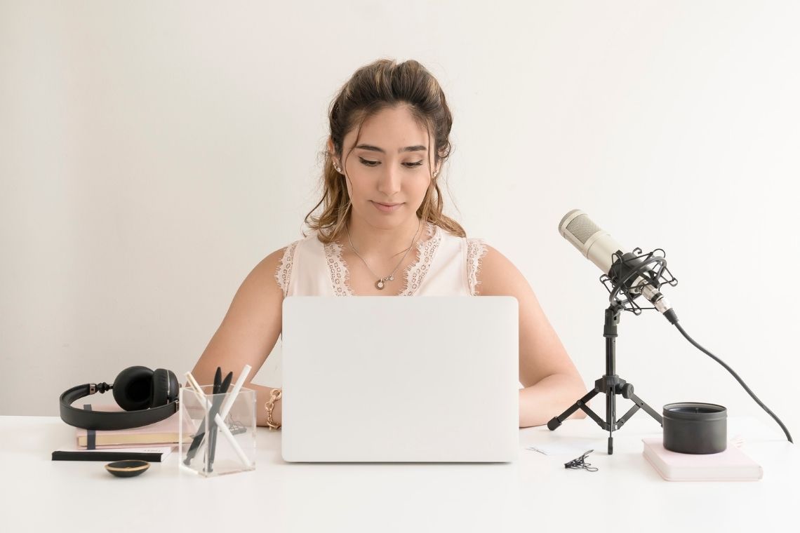 Maintaining your brand voice with AI